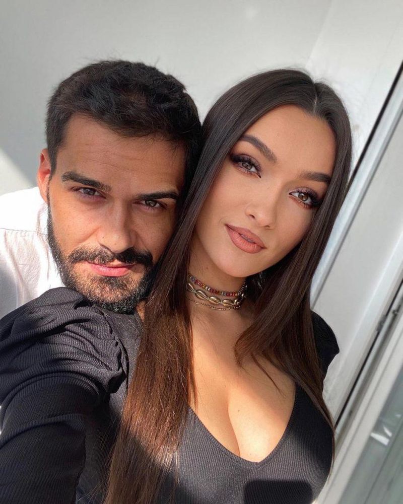 Andreea Bălan, criticată dur pe Internet de fanii cuplului George Burcea-Viviana Sposub!