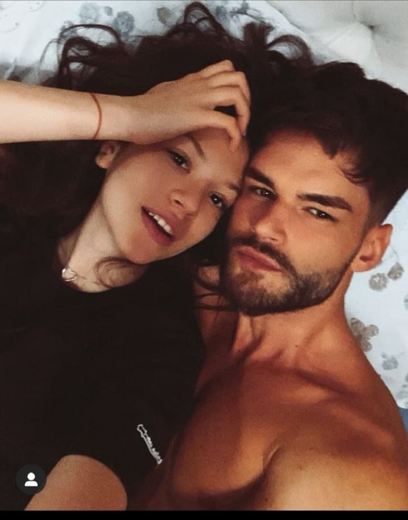 Cleopatra Stratan și Edward Sanda, surprinși în ipostaze tandre în dormitor! 