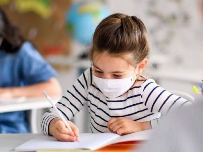 Elevi infectați cu coronavirus