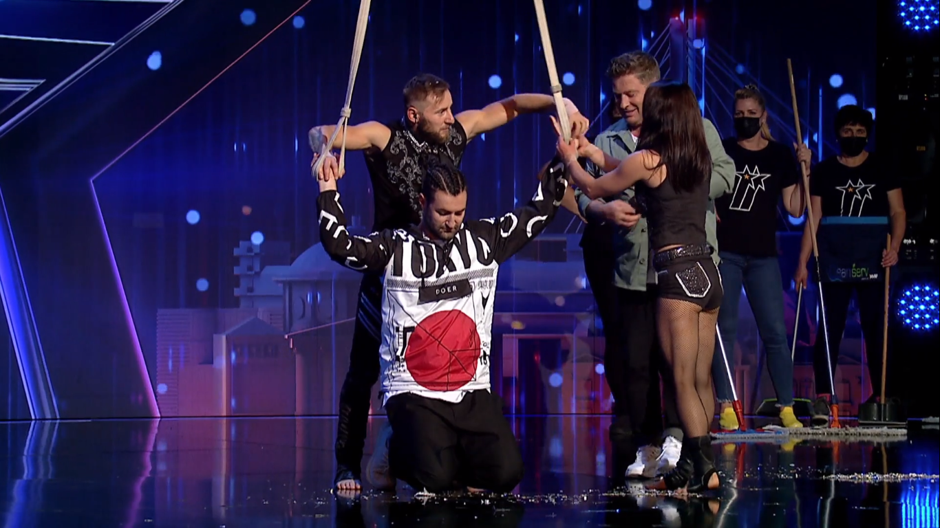Smiley și Pavel Bartoș, acrobați de ocazie la Românii au Talent, sezonul 11