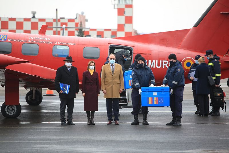 Au ajuns primele doze de vaccin