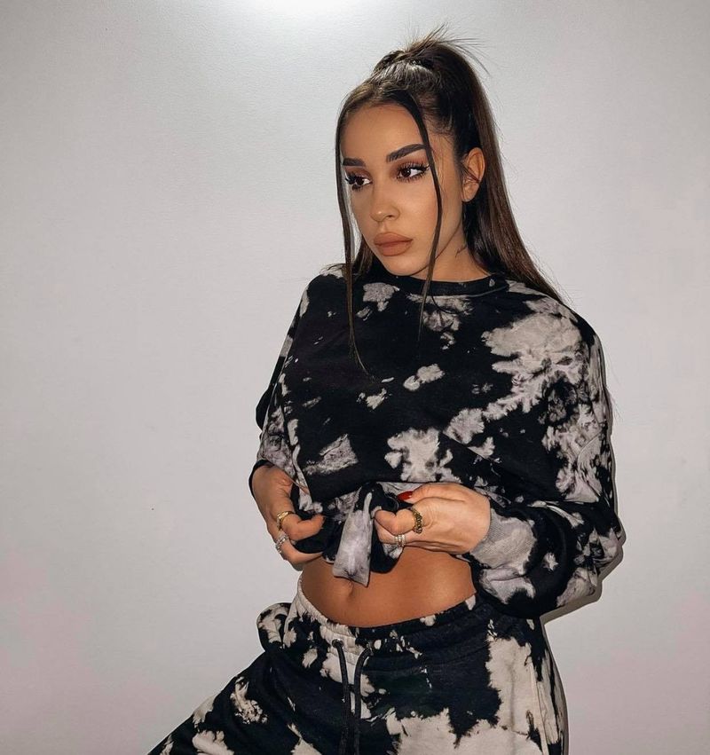 Postarea controversată care a iscat discuții despre sarcină Postarea controversată care a iscat discuții despre sarcină