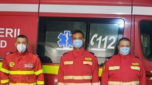 O fetiță a fost salvată de paramedici în drum spre spital!