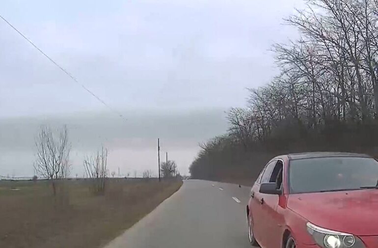 Tânărul care conducea un BMW a început să-l urmărească pe șoferul din București