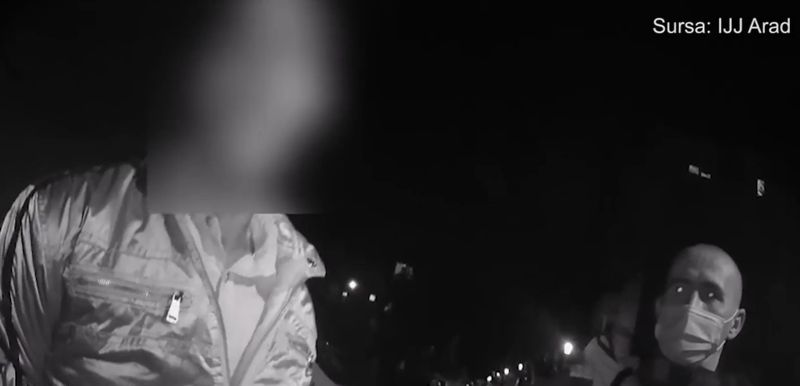 Un t&acirc;năr, &icirc;n v&acirc;rstă de 17 ani, luat la bătaie de un fals controlor