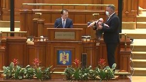 Premierul României, Florin Cîțu, ironizat de PSD