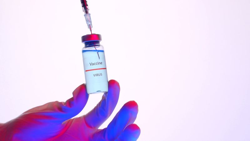 Când începe vaccinarea populației generale?! Listele de așteptare se vor deschide din 15 martie