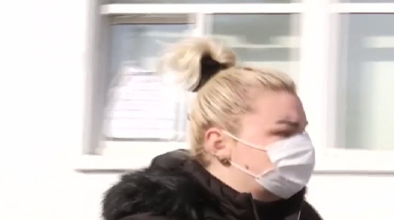 Fiica criminalului de la Onești, reacție șocantă &icirc;n fața spitalului unde tatăl ei e internat! 