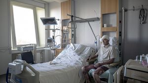 FOTO Cum se simte și cum arată Cătălin Denciu, medicul-erou din incendiul de la Spitalul Piatra Neamț: „Pot deja să merg cu bicicleta”