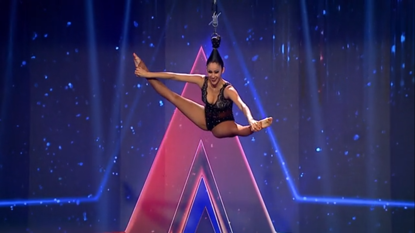 Luana Cayres le-a încins imaginaţia bărbaţilor din juriul de la Românii au Talent, sezonul 11.