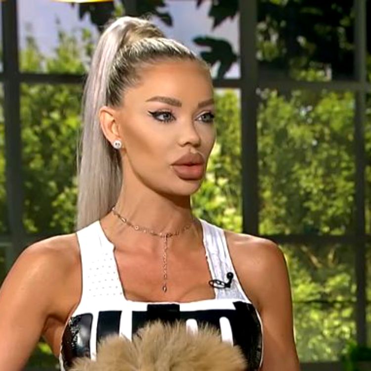 Bianca Drăgușanu  Bianca Drăgușanu și-a ieșit din minți! Ce a putut scrie pe contul său de socializare: "Depravarea supremă..."