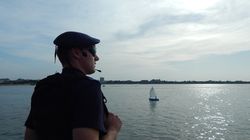 Un jandarm s-a închis într-o cameră și s-a împușcat în cap. Omul legii trecuse printr-un divorț