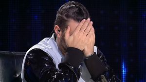 Smiley, pus în dificultate de o cântăreața cunoscută! Ce a putut să îi spună de față cu toată lumea: ”Te pup, nu te-am uitat”