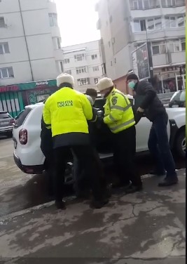 Luată pe sus de oamenii legii