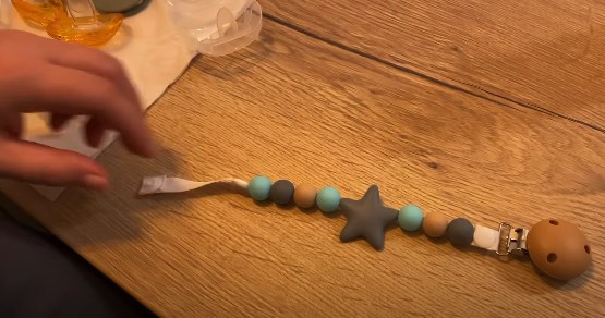 Accesoriu suzetă bebeluș