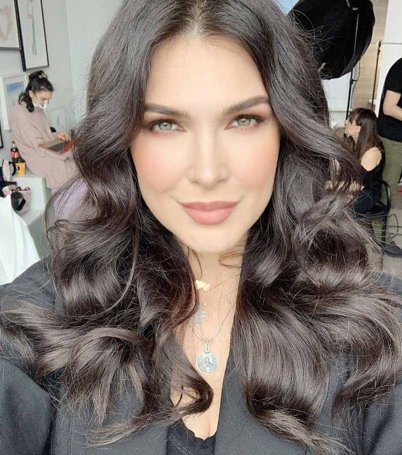 Monica Bârlădeanu super sexy la 42 ani