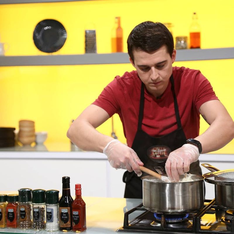 Paul Vasile, bucătar Cine e Paul Vasile de la Chefi la cuțite 2021