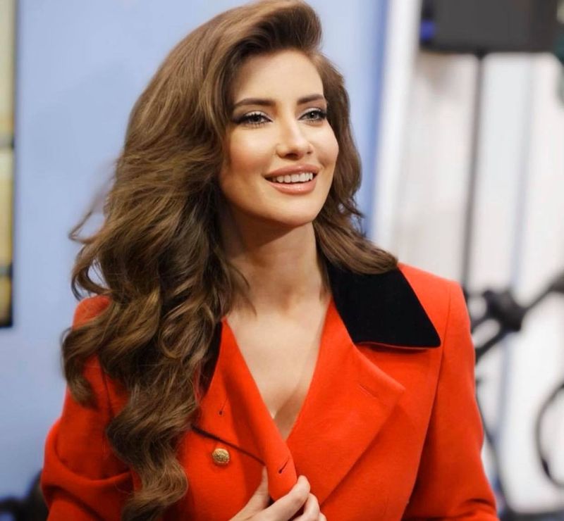 Iulia Albu  Iulia Albu