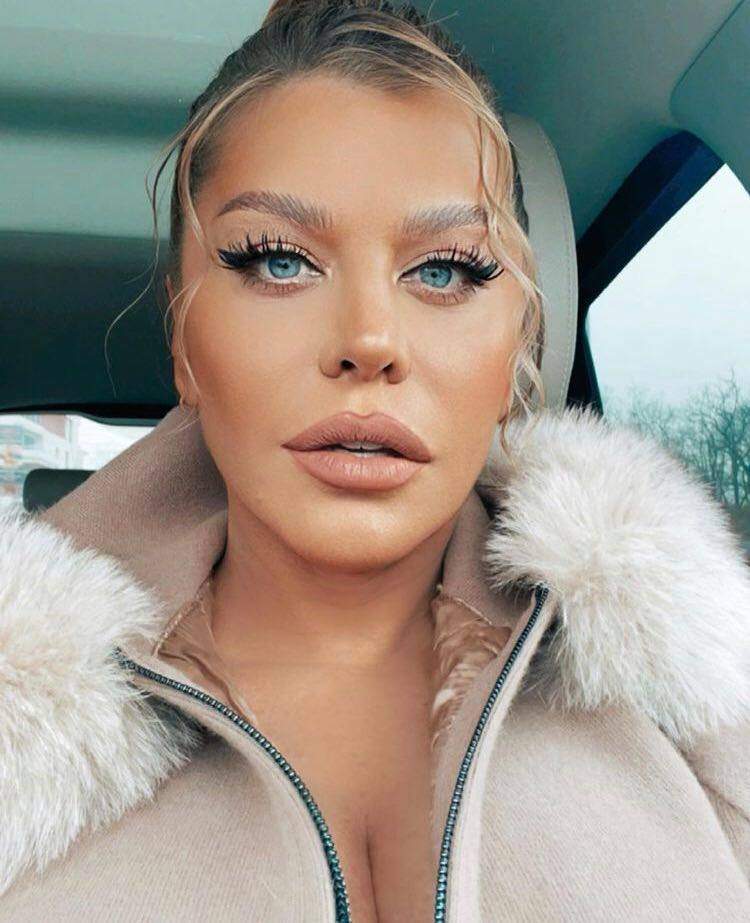 Loredana Groza, atacată de internauți