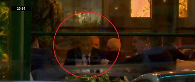 Uite legea, nu e legea! Marcel Vela, suprins la o terasă din Capitală unde nu se respectau măsurile anti-COVID-19!