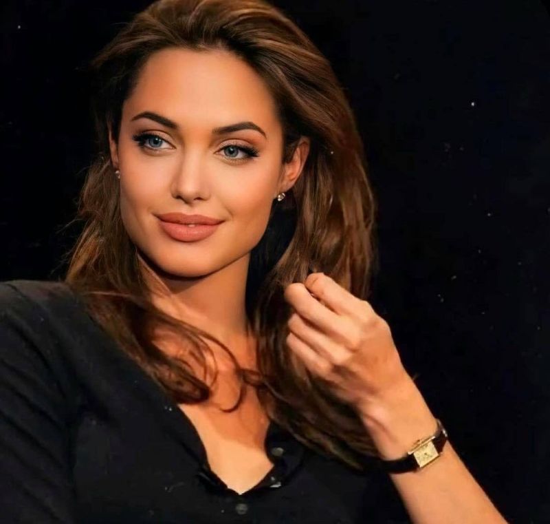 Angelina Jolie 