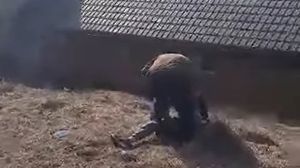 Adolescent, snopit în bătaie de un fost antrenor