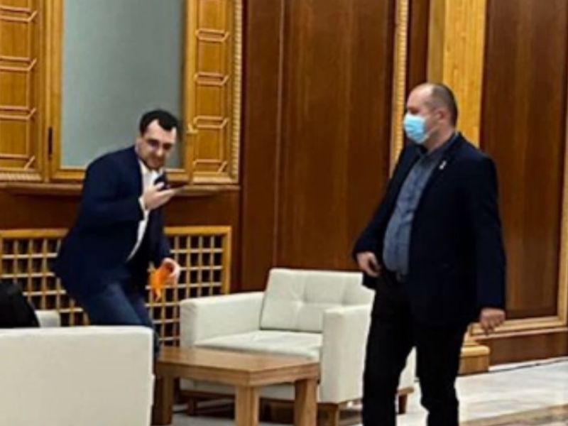 Raluca Turcan, reacție neașteptată după ce a fost surprinsă fără mască de protecție: 