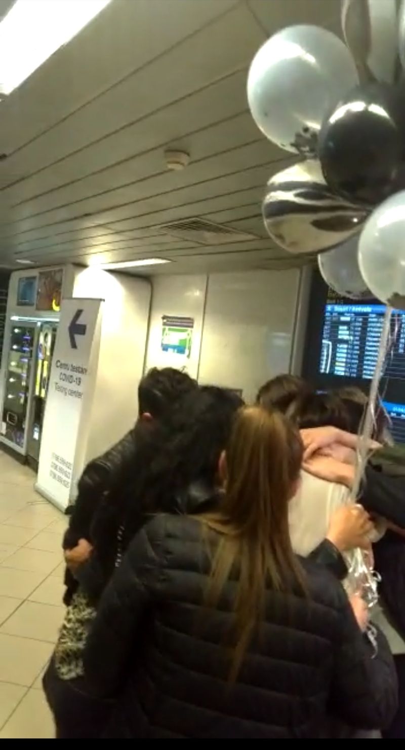 Surpriză pentru Maria Hîngu la aeroport