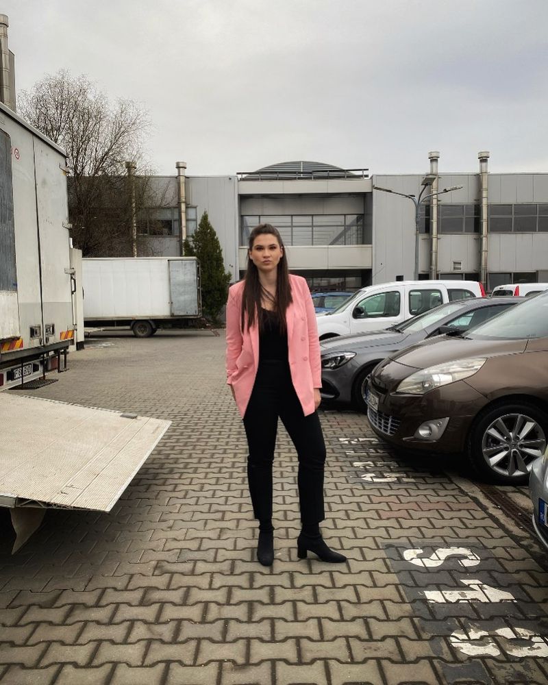 Dominique, fiica lui Marius Lăcătuş