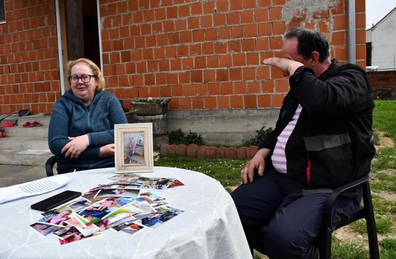 Părinții adoptivi ai fetiței