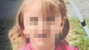 Fetiță bătută mortal de mamă