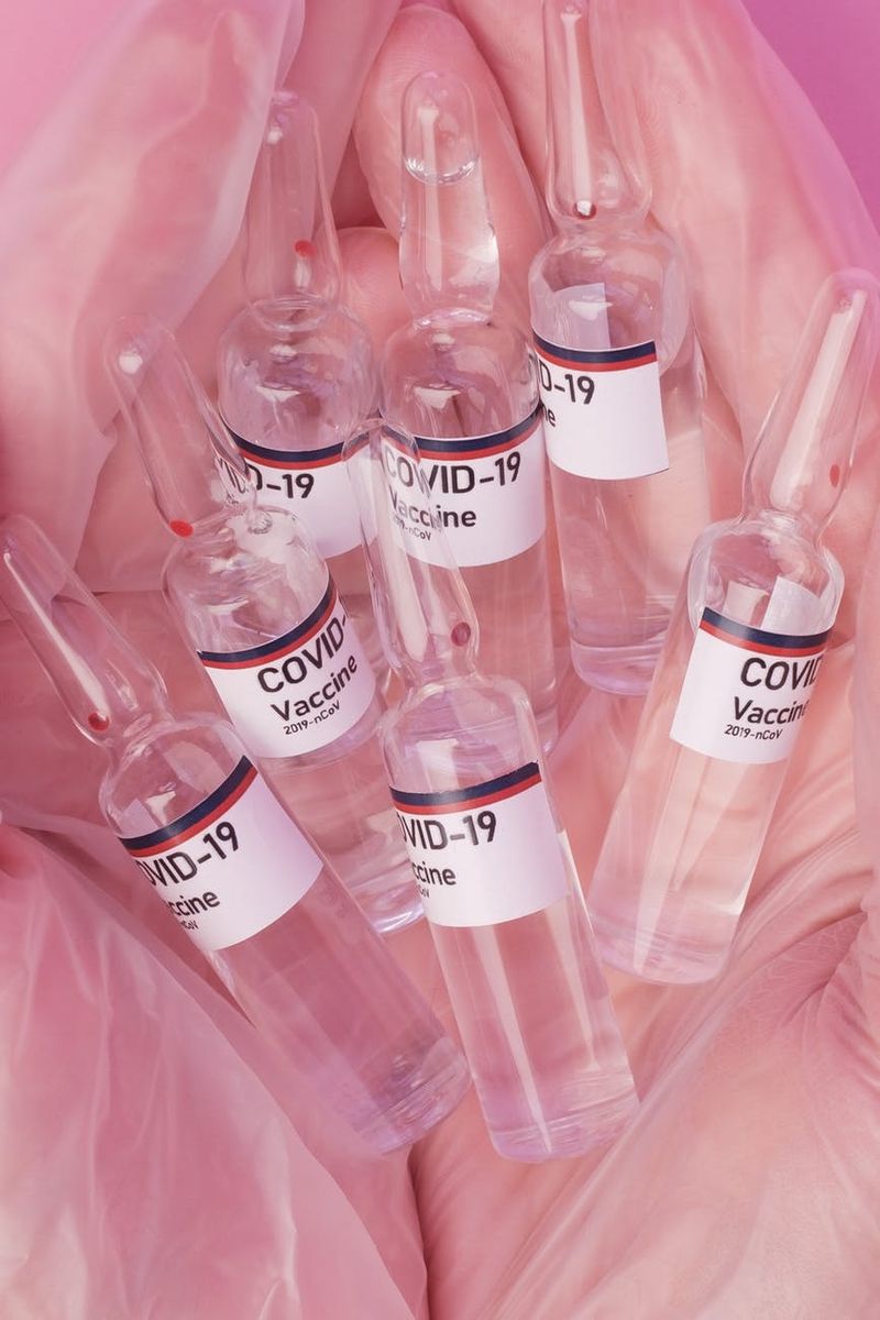 57.600 doze de vaccin AstraZeneca sosesc marți în țară