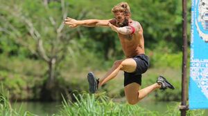 Cosmin Stanciu, un concurent apreciat din echipa faimoșilor Cosmin Stanciu, pe traseu la Survivor