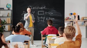 Profesorii care refuză vaccinarea ar putea preda doar în mediul online! Ministrul Educației face anunțul momentului