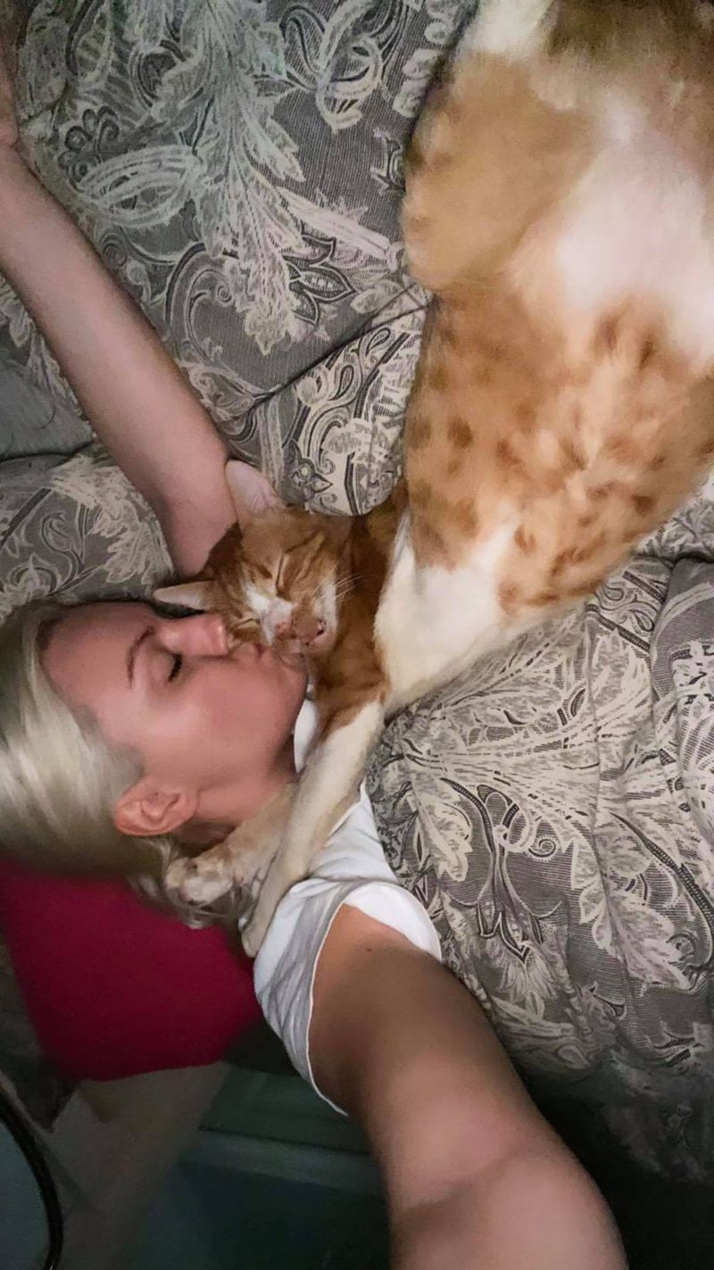 Alexandra Stan și pisica ei