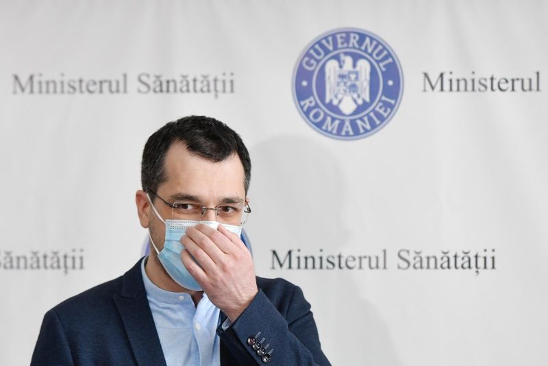 Gabriela Firea, mesaj dur pentru Vlad Voiculescu: &quot;Vă puneți iubitele să vă apere pe Facebook&quot;