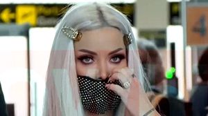 Loredana, cine ți-a accidentat posteriorul în Dubai? Chivu, surprinsă la plajă cu bandaje pe fund. A apelat iar la medicul estetician? VIDEO EXCLUSIV