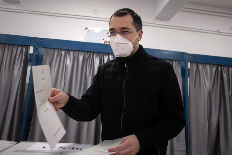 Vlad Voiculescu a fost revocat din funcția de ministru al Sănătății