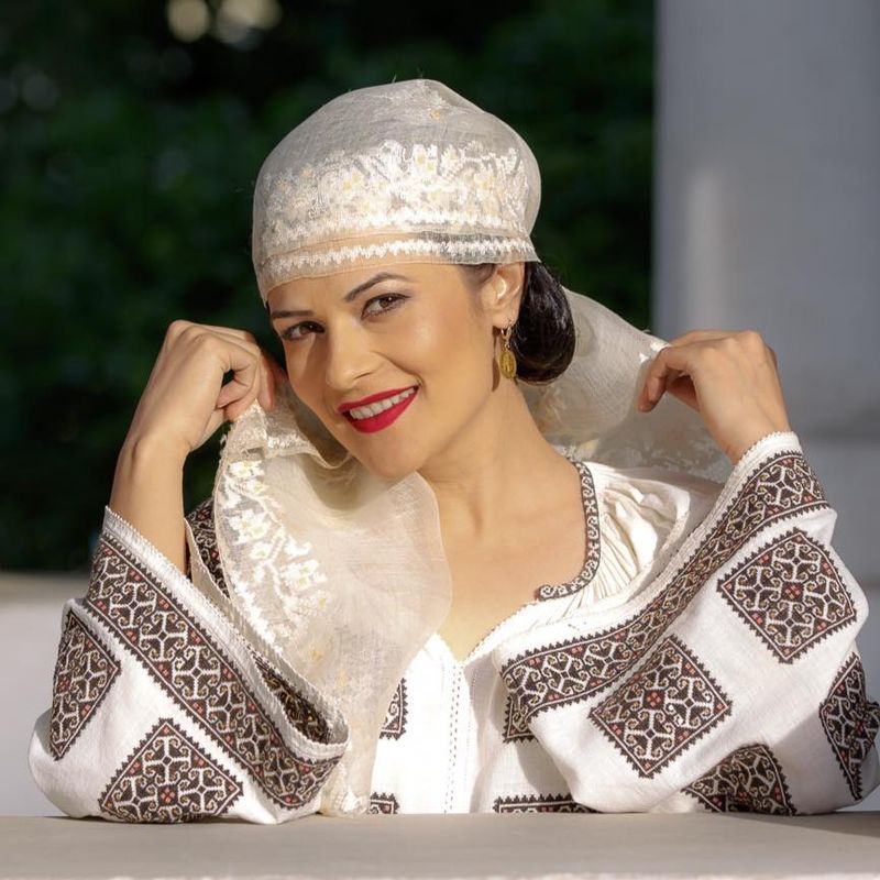 Olguta Berbec este cantareata de muzica populara din Oltenia Olguta Berbec