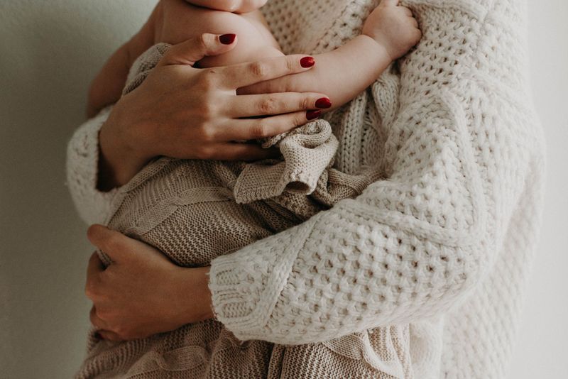 Caz șocant în Cluj. Un bebeluș s-a stins din viață după ce mama l-a născut acasă și l-a abandonat în cadă