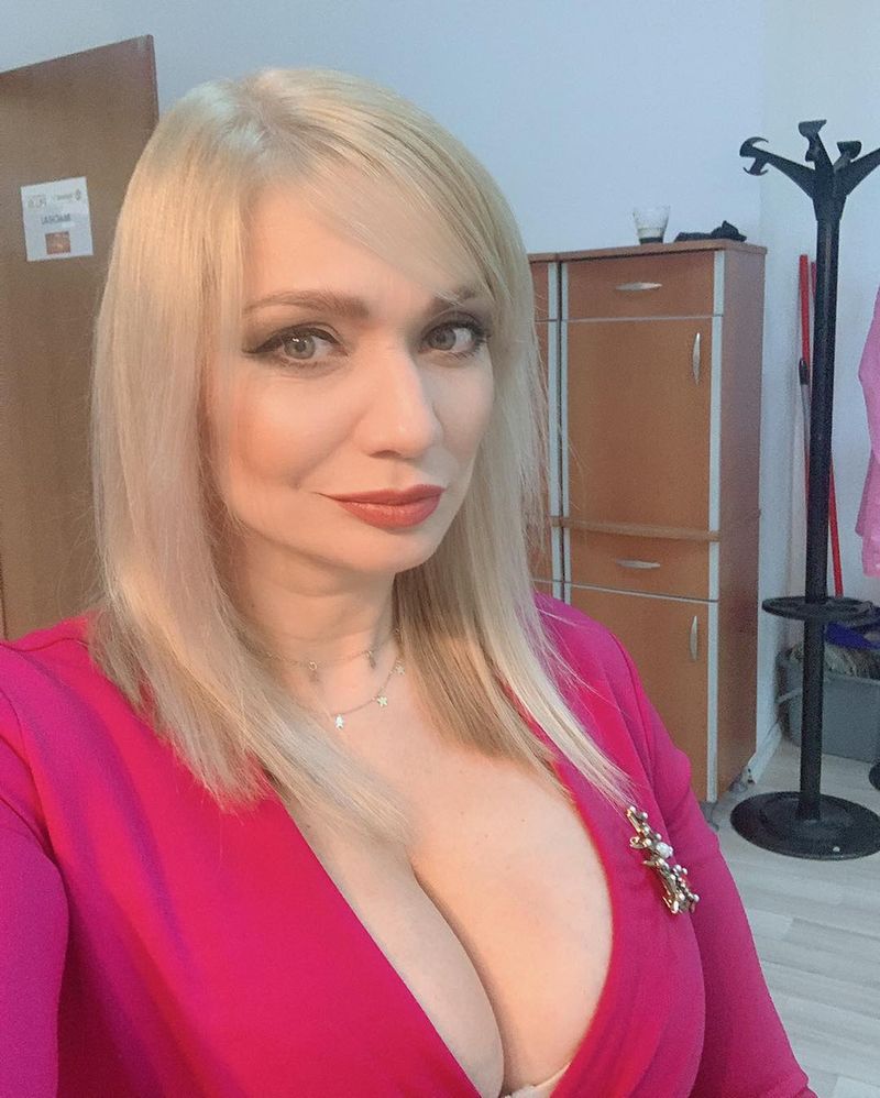 Cristina Cioran și iubitul ei vor avea o fetiță. Părinții s-au g&acirc;ndit deja la un nume pentru cea mică