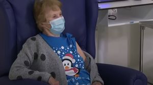 Cum se simte prima femeie vaccinată anti-COVID, la patru luni de la imunizare