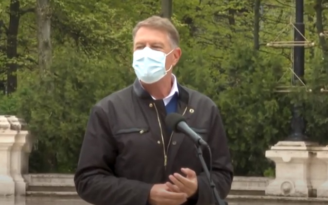 Iohannis, &icirc;ndemn pentru oameni să se vaccineze