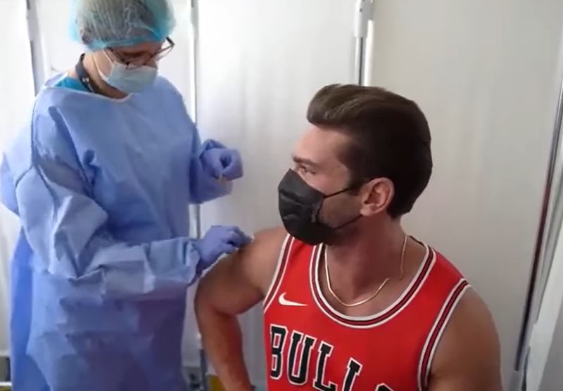 Dorian Popa s-a vaccinat împotriva coronavirusului  dorian popa