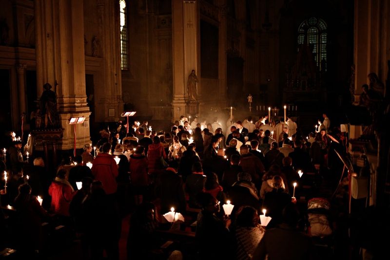 Magazinele răm&acirc;n deschise, astăzi, p&acirc;nă la 20:00