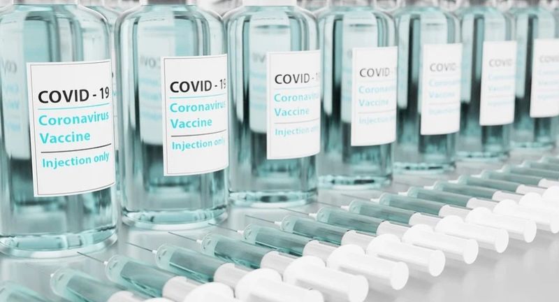 Persoanele peste 60 de ani pot merge la orice oră