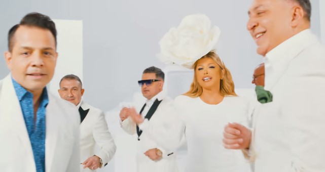 Captură din videoclipul melodiei &bdquo;Fericire&rdquo; 