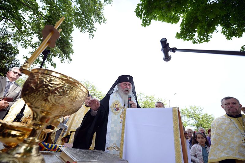 Izvorul Tămăduirii 2021. Ce se face cu Aghiasma Mică