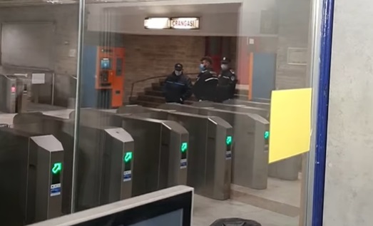 Magazinele de la stația de metrou Cr&acirc;ngași au fost demolate