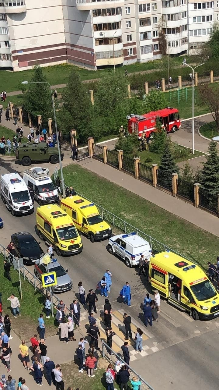 Atac armat la o școală din Rusia 